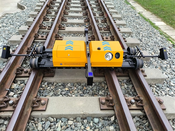 【交大光芒】交大光芒接触网悬挂状态检测机器人交付使用.jpg 【交大光芒】交大光芒接触网悬挂状态检测机器人交付使用.jpg