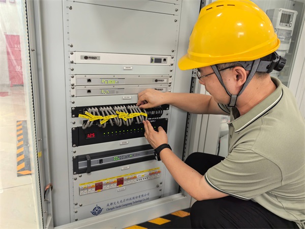 【交大光芒】交大光芒铁路供电监控系统助力渝昆高铁渝宜段开通运营 2.jpg